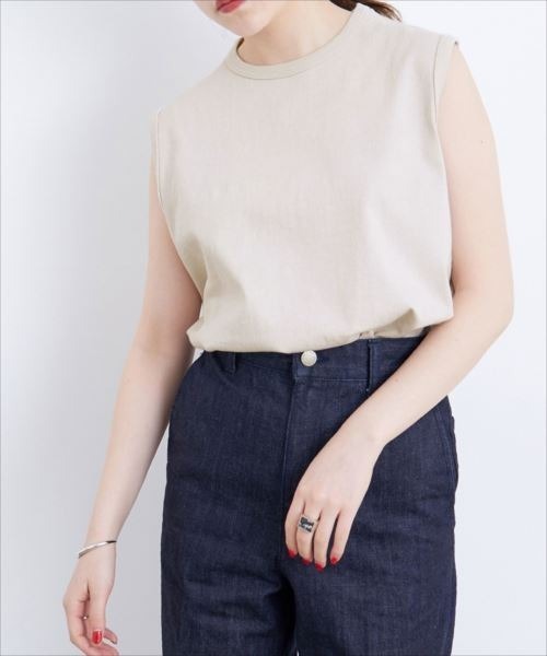 BATONER（バトナー）の「【BATONER for ADAM ET ROPE'】色別注PACK T-SHIRT(ノースリーブ)（Tシャツ/カットソー・レディース・チャコールグレー/ホワイト系その他5/ブラウン系その他2・1）」の2枚目の写真