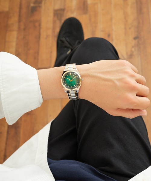 Q&Q（キューアンドキュー）の「Ｑ＆Ｑ（アナログ腕時計・メンズ・シルバー/ブルー系その他/ゴールド/レッド系その他/ブラック×ゴールド/ブラック×シルバー/シルバー×ゴールド/グリーン系その他/ブルー系その他2/シルバー系その他・FREE）」の4枚目の写真