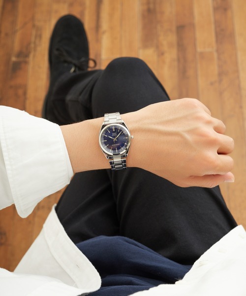 Q&Q（キューアンドキュー）の「Ｑ＆Ｑ（アナログ腕時計・メンズ・シルバー/ブルー系その他/ゴールド/レッド系その他/ブラック×ゴールド/ブラック×シルバー/シルバー×ゴールド/グリーン系その他/ブルー系その他2/シルバー系その他・FREE）」の5枚目の写真