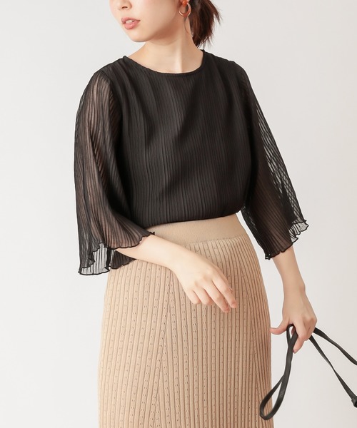 natural couture（ナチュラルクチュール）の「ヘリンボーンクリンクルシアーブラウス（シャツ/ブラウス・レディース・ブラック/ブルー/モカ/ライトベージュ/サーモンピンク・FREE）」の2枚目の写真