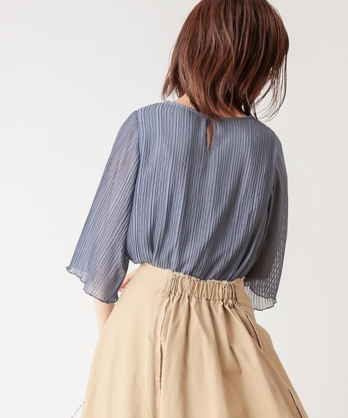 natural couture（ナチュラルクチュール）の「ヘリンボーンクリンクルシアーブラウス（シャツ/ブラウス・レディース・ブラック/ブルー/モカ/ライトベージュ/サーモンピンク・FREE）」の13枚目の写真