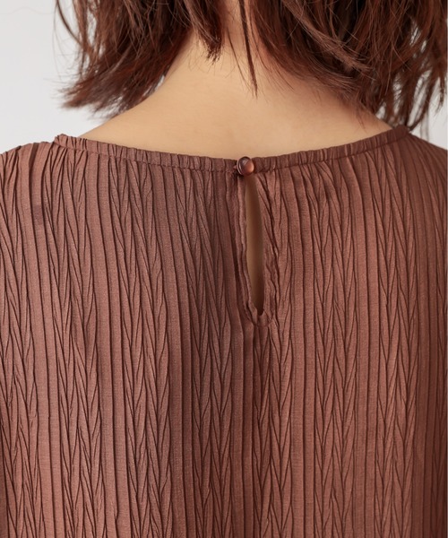 natural couture（ナチュラルクチュール）の「ヘリンボーンクリンクルシアーブラウス（シャツ/ブラウス・レディース・ブラック/ブルー/モカ/ライトベージュ/サーモンピンク・FREE）」の8枚目の写真