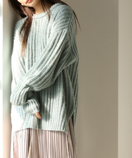 one after another NICE CLAUP（ワンアフターアナザーナイスクラップ）の「サイドスリット畦編みニット（ニット/セーター・レディース・オフホワイト/ブラック/ベージュ/グリーン系その他/サックスブルー・FREE）」の4枚目の写真