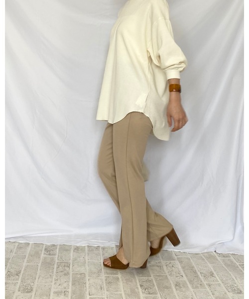 She's Closet（シーズクローゼット）の「裾センタースリット入りセミフレアリブパンツ（その他パンツ・レディース・ベージュ/スモークピンク・FREE）」の7枚目の写真