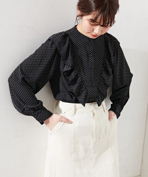 natural couture（ナチュラルクチュール）の「Vフリルディテールプチハイブラウス（シャツ/ブラウス・レディース・オフホワイト/ミント/その他1/その他2/その他4/その他3・FREE）」の6枚目の写真