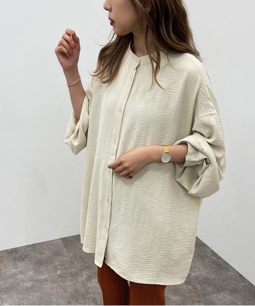 apres jour mignon(アプレジュールミニョン)の「袖ボリュームバンドカラーシャツ【ZOZOTOWN限定アイテム】(シャツ/ブラウス・レディース・ライトベージュ/オフホワイト/グリーン系その他/ブラック/ブルー系その他/その他/カーキ/パープル系その他/グリーン系その他2・フリー/X-LARGE)」の3枚目の写真