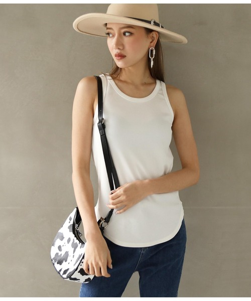 ANAP（アナップ）の「ラウンドヘムリブタンクトップ（タンクトップ・レディース・オフホワイト/ベージュ/スミクロ/イエロー/ブラック・FREE）」の2枚目の写真