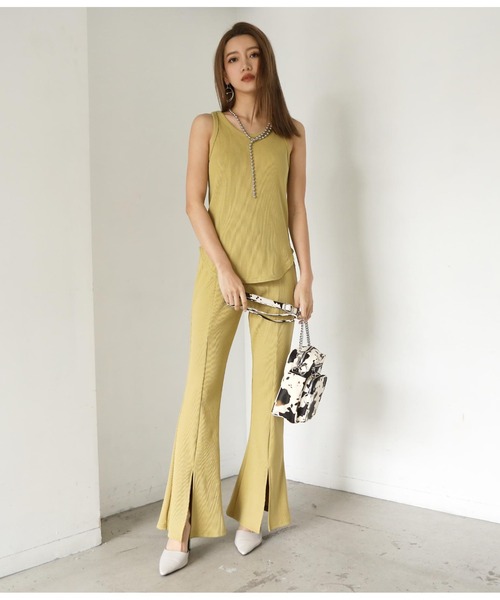 ANAP（アナップ）の「ラウンドヘムリブタンクトップ（タンクトップ・レディース・オフホワイト/ベージュ/スミクロ/イエロー/ブラック・FREE）」の22枚目の写真