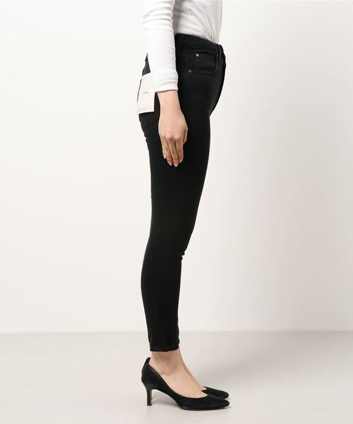 BLACK BY MOUSSY（ブラックバイマウジー）の「CRYSTAL bd short black denim（クリスタルブレンドショートブラックデニム）（デニムパンツ・レディース・ブラック・23inch/24inch/26inch/25inch）」の6枚目の写真