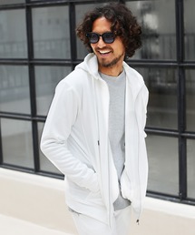 LIL VENDARS（リルヴェンダース）の「裏毛ハイネックジップパーカー