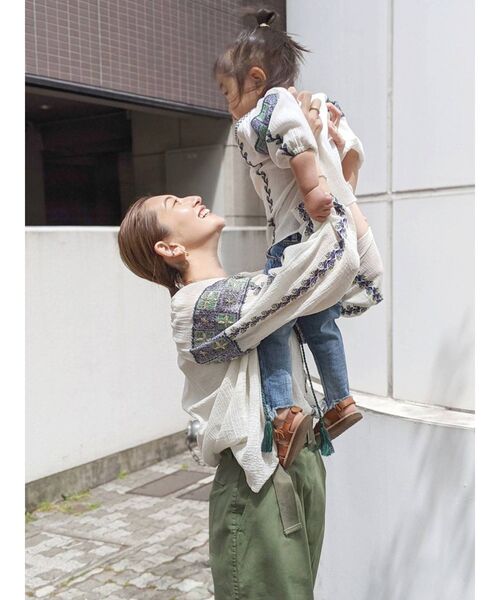 Ungrid（アングリッド）の「Kids エンブロイダリーブラウス（シャツ/ブラウス・キッズ・オフホワイト/ブラック・100/120）」の5枚目の写真