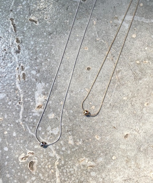 SHENERY（シーナリー）の「【WEB限定】ビーズボールネックレス（ネックレス・レディース・シルバー/ゴールド・FREE）」の4枚目の写真