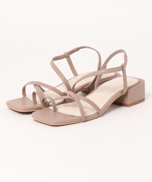 mysty woman(ミスティウーマン)の「アシメストラップサンダル 949870(サンダル・レディース・ブラック/オフホワイト/モカ・MEDIUM/LARGE)」の3枚目の写真