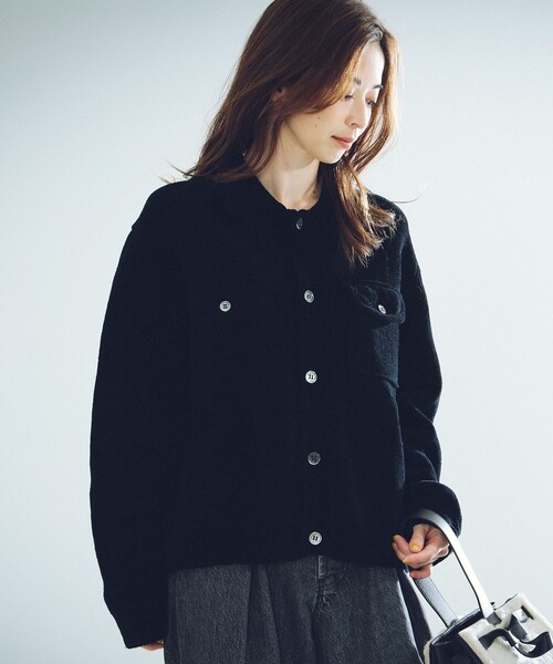 Demi-Luxe BEAMS(デミルクス ビームス)の「BATONER / 別注 コーデュロイ カーディガン(カーディガン/ボレロ・レディース・ブラック/ブラウン・ONE SIZE)」の4枚目の写真