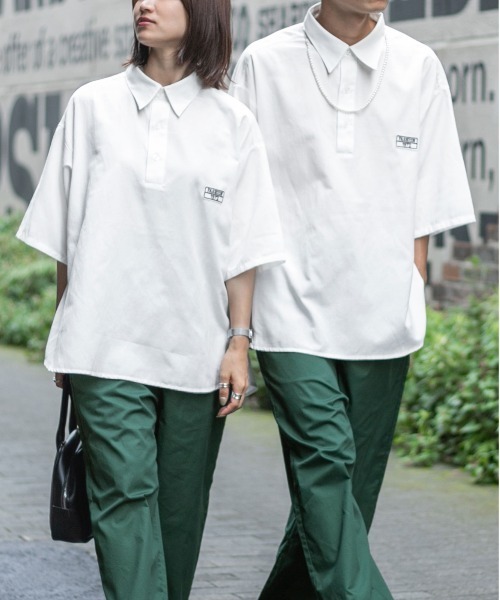 PairPair（ペアペア）の「ワッペン付きプルオーバーシャツ（ユニセックス）（シャツ/ブラウス・レディース・オフホワイト/グリーン系その他/ブルー系その他/ピンク系その他・MEDIUM/LARGE）」の2枚目の写真