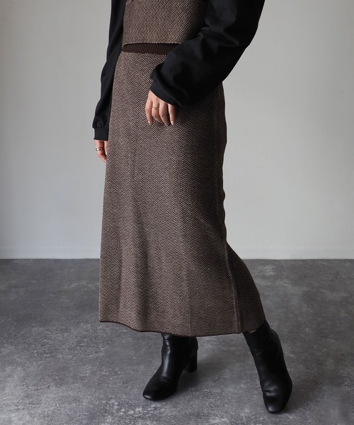 Riberry(リベリー)の「ジャガード編みニットスカート(スカート・レディース・ブラック/ブラウン・MEDIUM)」の1枚目の写真