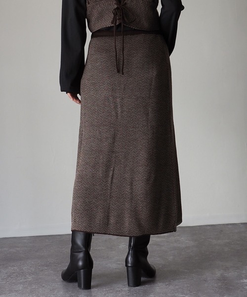 Riberry(リベリー)の「ジャガード編みニットスカート(スカート・レディース・ブラック/ブラウン・MEDIUM)」の6枚目の写真