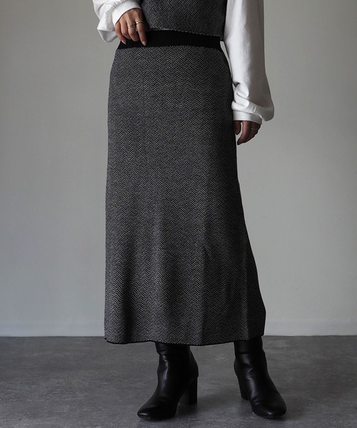 Riberry(リベリー)の「ジャガード編みニットスカート(スカート・レディース・ブラック/ブラウン・MEDIUM)」の11枚目の写真