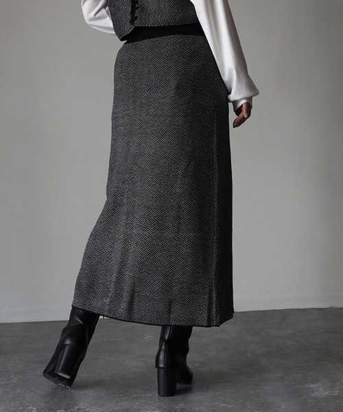 Riberry(リベリー)の「ジャガード編みニットスカート(スカート・レディース・ブラック/ブラウン・MEDIUM)」の9枚目の写真