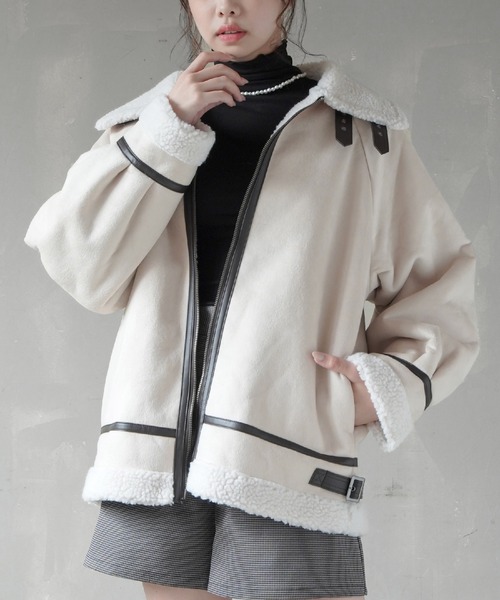 SPINNS（スピンズ）の「パイピングムートンフライトジャケット（ムートンコート・レディース・ブラック/ベージュ/ブラウン・ONESIZE）」の3枚目の写真