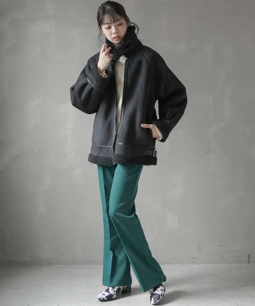 SPINNS（スピンズ）の「パイピングムートンフライトジャケット（ムートンコート・レディース・ブラック/ベージュ/ブラウン・ONESIZE）」の12枚目の写真