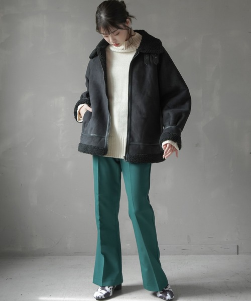 SPINNS（スピンズ）の「パイピングムートンフライトジャケット（ムートンコート・レディース・ブラック/ベージュ/ブラウン・ONESIZE）」の11枚目の写真