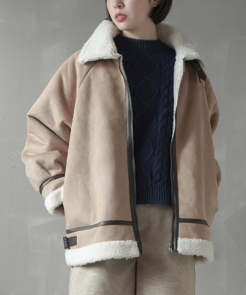 SPINNS（スピンズ）の「パイピングムートンフライトジャケット（ムートンコート・レディース・ブラック/ベージュ/ブラウン・ONESIZE）」の20枚目の写真