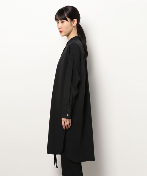 ReNorm（リノーム）の「スウィングテープロングシャツ（シャツ/ブラウス・レディース・ブラック/オフホワイト・フリー）」の12枚目の写真