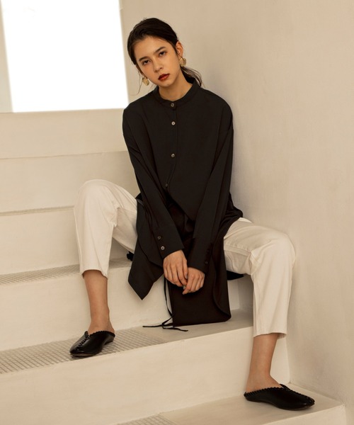 ReNorm（リノーム）の「スウィングテープロングシャツ（シャツ/ブラウス・レディース・ブラック/オフホワイト・フリー）」の10枚目の写真