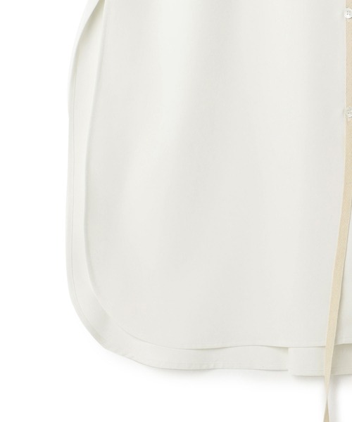 ReNorm（リノーム）の「スウィングテープロングシャツ（シャツ/ブラウス・レディース・ブラック/オフホワイト・フリー）」の6枚目の写真