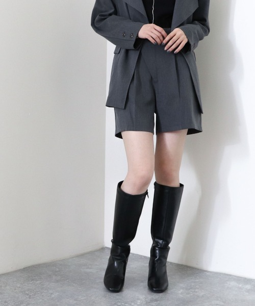 archives(アルシーヴ)の「【setupにも】センタープレスショートパンツ(その他パンツ・レディース・チャコールグレー/ブラウン/ベージュ/カーキ・MEDIUM)」の2枚目の写真