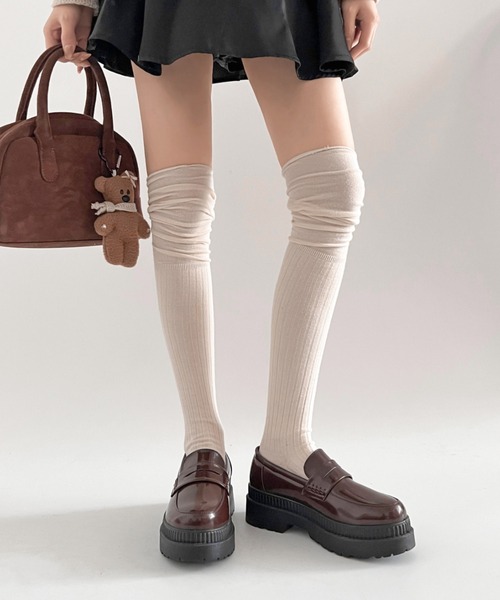 Shoes in Closet（シューズインクローゼット）の「軽量厚底 2段ソール シンプル コインローファー 1891（ローファー・レディース・ブラック/アイボリー/ブラック系その他/ダークブラウン/ブラウン系その他/シルバー/キャメル/ブラック系8/ダークブラウン系8・LL/3L/S/M/L/XS）」の6枚目の写真