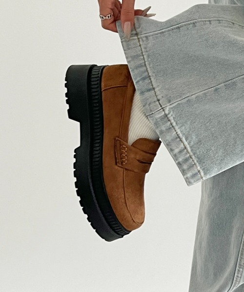 Shoes in Closet（シューズインクローゼット）の「軽量厚底 2段ソール シンプル コインローファー 1891（ローファー・レディース・ブラック/アイボリー/ブラック系その他/ダークブラウン/ブラウン系その他/シルバー/キャメル/ブラック系8/ダークブラウン系8・LL/3L/S/M/L/XS）」の8枚目の写真