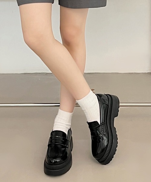 Shoes in Closet（シューズインクローゼット）の「軽量厚底 2段ソール シンプル コインローファー 1891（ローファー・レディース・ブラック/アイボリー/ブラック系その他/ダークブラウン/ブラウン系その他/シルバー/キャメル/ブラック系8/ダークブラウン系8・LL/3L/S/M/L/XS）」の12枚目の写真