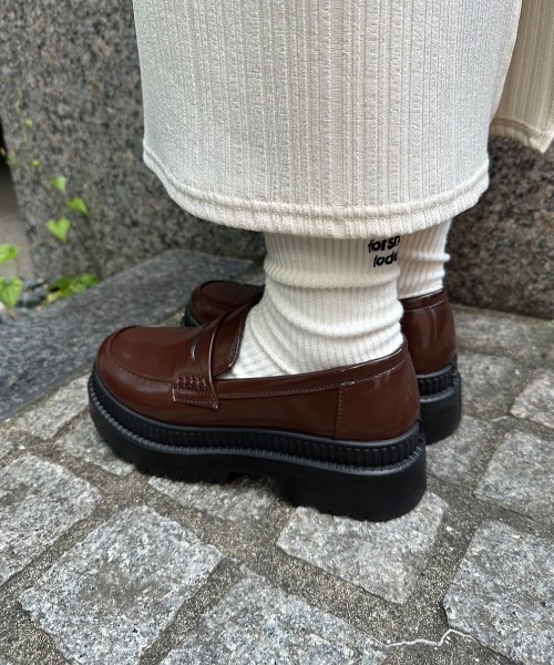 Shoes in Closet（シューズインクローゼット）の「軽量厚底 2段ソール シンプル コインローファー 1891（ローファー・レディース・ブラック/アイボリー/ブラック系その他/ダークブラウン/ブラウン系その他/シルバー/キャメル/ブラック系8/ダークブラウン系8・LL/3L/S/M/L/XS）」の13枚目の写真