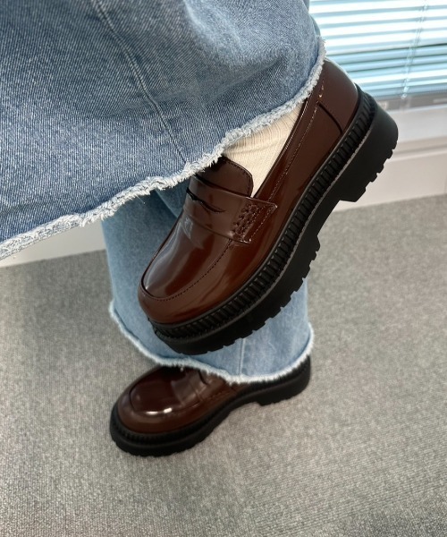 Shoes in Closet（シューズインクローゼット）の「軽量厚底 2段ソール シンプル コインローファー 1891（ローファー・レディース・ブラック/アイボリー/ブラック系その他/ダークブラウン/ブラウン系その他/シルバー/キャメル/ブラック系8/ダークブラウン系8・LL/3L/S/M/L/XS）」の14枚目の写真