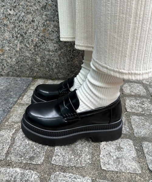 Shoes in Closet（シューズインクローゼット）の「軽量厚底 2段ソール シンプル コインローファー 1891（ローファー・レディース・ブラック/アイボリー/ブラック系その他/ダークブラウン/ブラウン系その他/シルバー/キャメル/ブラック系8/ダークブラウン系8・LL/3L/S/M/L/XS）」の18枚目の写真