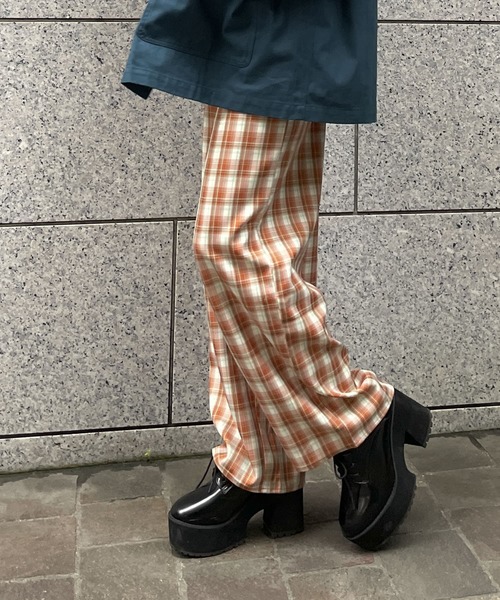 HEYUMM（ヘユム）の「チェックワイドストレートイージーパンツ（その他パンツ・レディース・ブラック/ベージュ/オレンジ・ONE）」の18枚目の写真