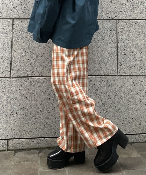 HEYUMM（ヘユム）の「チェックワイドストレートイージーパンツ（その他パンツ・レディース・ブラック/ベージュ/オレンジ・ONE）」の16枚目の写真