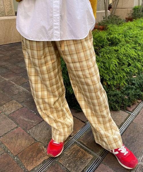 HEYUMM（ヘユム）の「チェックワイドストレートイージーパンツ（その他パンツ・レディース・ブラック/ベージュ/オレンジ・ONE）」の11枚目の写真