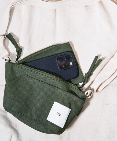 THE（ザ）の「【THE（ザ）】THE GADGET CANVAN BAG/キャンバス/ショルダーバッグ/サコッシュ（ショルダーバッグ・レディース・ホワイト/ブラック/ネイビー/レッド/オリーブ/オレンジ・ONE SIZE）」の3枚目の写真