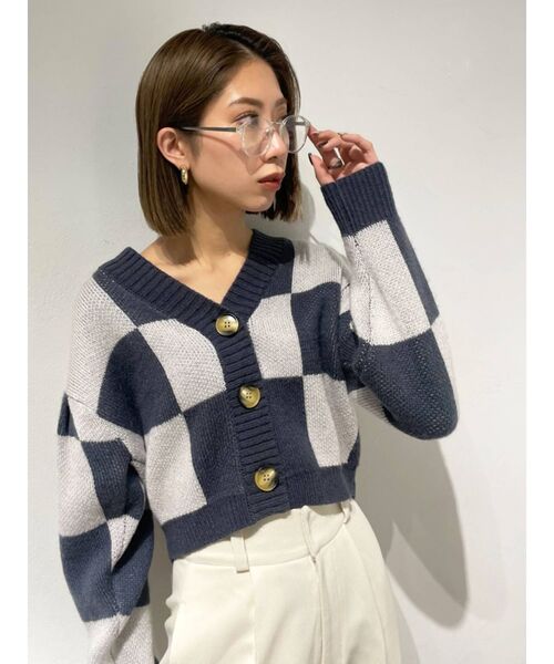 EMODA（エモダ）の「ワイドチェッカーニットカーディガン（カーディガン/ボレロ・レディース・ブラック/ブラウン/ネイビー・FREE）」の10枚目の写真