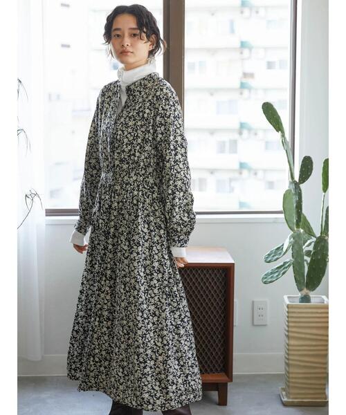 AMERICAN HOLIC(アメリカンホリック)の「スタンドカラーサテンワンピース(ワンピース・レディース・その他14/ドット・L/M)」の4枚目の写真