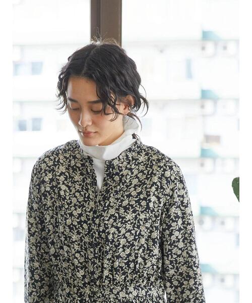 AMERICAN HOLIC(アメリカンホリック)の「スタンドカラーサテンワンピース(ワンピース・レディース・その他14/ドット・L/M)」の8枚目の写真