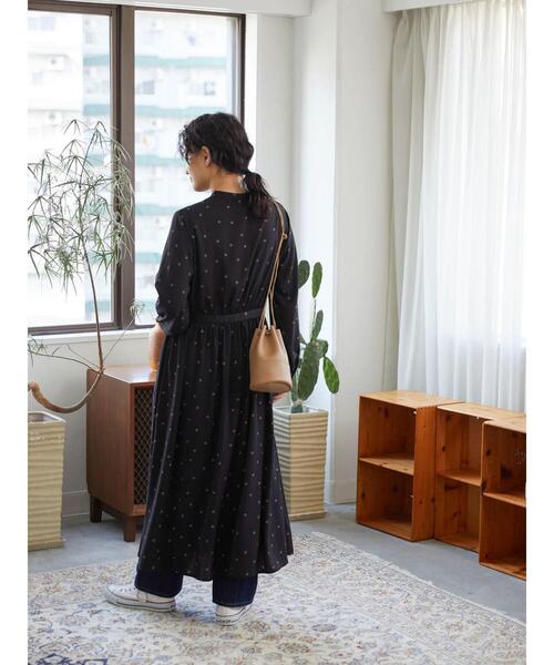 AMERICAN HOLIC(アメリカンホリック)の「スタンドカラーサテンワンピース(ワンピース・レディース・その他14/ドット・L/M)」の13枚目の写真