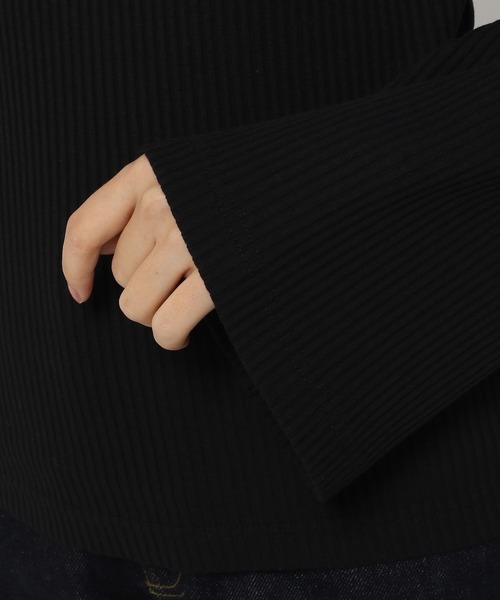 PAGEBOY（ページボーイ）の「WEB限定アイテム / 肩あきフレアスリーブプルオーバー（Tシャツ/カットソー・レディース・グリーン/ブラック/オフホワイト/ブルー・FREE）」の13枚目の写真