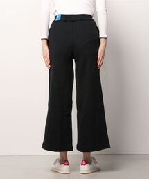 adidas（アディダス）の「アディカラー ワイドレッグパンツ
