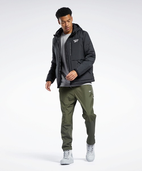 Reebok(リーボック)の「アウターウェア Thermowarm+Graphene パッディド ジャケット / Outerwear Thermowarm+Graphene Padded Jacket(ダウンジャケット/コート・メンズ・ブラック・SMALL/MEDIUM/LARGE/X-LARGE/XX-LARGE/XXX-LARGE)」の5枚目の写真