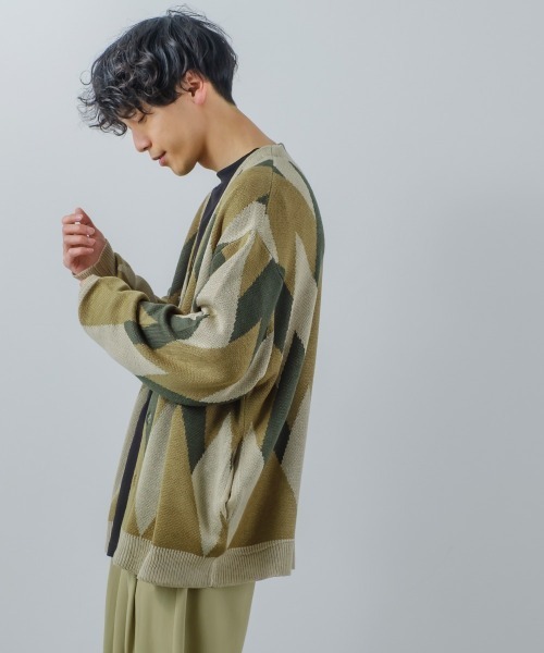 improves（インプローブス）の「総柄 ジャガード Vネック カーディガン（カーディガン/ボレロ・メンズ・アイボリー/グレイッシュベージュ・LARGE/MEDIUM）」の5枚目の写真