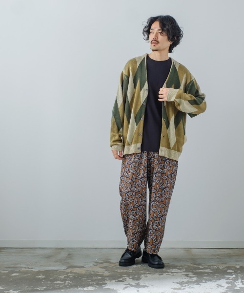 improves（インプローブス）の「総柄 ジャガード Vネック カーディガン（カーディガン/ボレロ・メンズ・アイボリー/グレイッシュベージュ・LARGE/MEDIUM）」の6枚目の写真